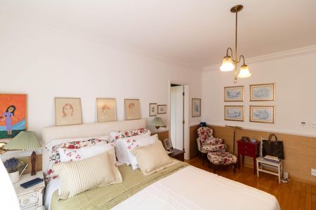 Casa de condomínio à venda com 347m², 4 quartos e 4 vagasSuíte 02