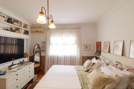 Casa de condomínio à venda com 347m², 4 quartos e 4 vagasSuíte 02