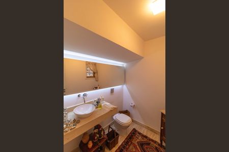 Casa de condomínio à venda com 347m², 4 quartos e 4 vagasLavabo