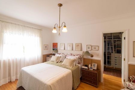 Casa de condomínio à venda com 347m², 4 quartos e 4 vagasSuíte 02