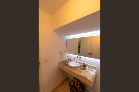 Casa de condomínio à venda com 347m², 4 quartos e 4 vagasLavabo