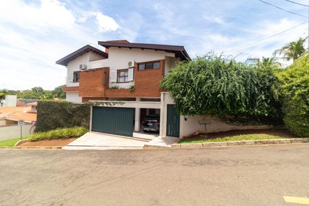 Casa de condomínio à venda com 347m², 4 quartos e 4 vagasQuintal