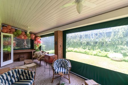 Casa de condomínio à venda com 347m², 4 quartos e 4 vagasVaranda