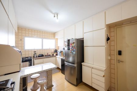 Apartamento à venda com 131m², 4 quartos e 2 vagasCozinha