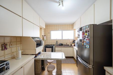 Apartamento à venda com 131m², 4 quartos e 2 vagasCozinha