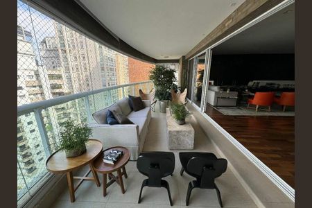 Apartamento à venda com 277m², 3 quartos e 4 vagas