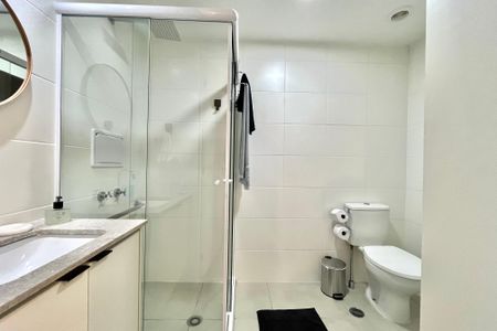 Banheiro de kitnet/studio para alugar com 1 quarto, 32m² em Vila Santa Catarina, São Paulo