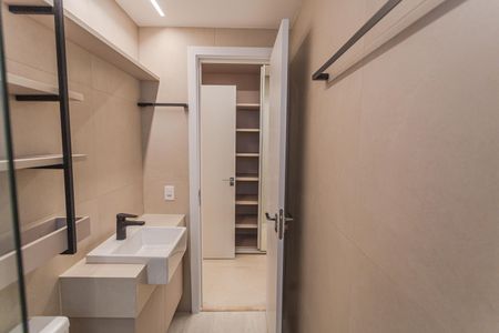 Apartamento à venda com 68m², 2 quartos e 2 vagasBanheiro da Suíte