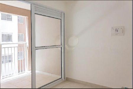 Apartamento à venda com 2 quartos, 33m² em Parque Industrial Tomas Edson, São Paulo