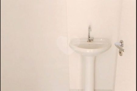 Apartamento à venda com 2 quartos, 33m² em Parque Industrial Tomas Edson, São Paulo