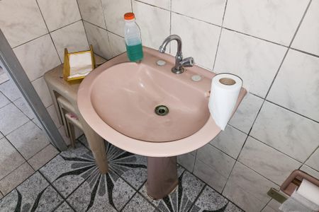 Casa à venda com 152m², 2 quartos e 2 vagasBanheiro 