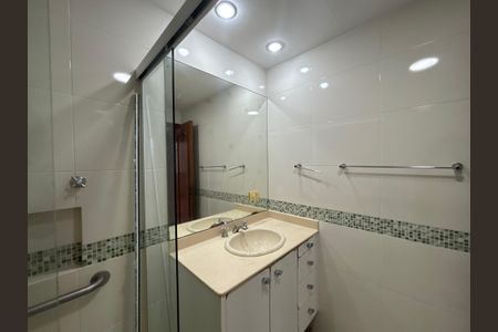 Apartamento à venda com 94m², 3 quartos e sem vagaBanheiro social 1