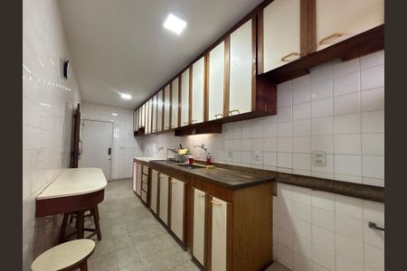 Apartamento à venda com 94m², 3 quartos e sem vagaCozinha