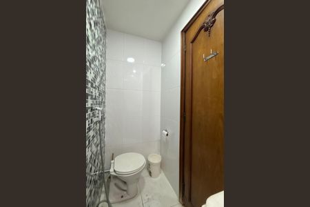 Apartamento à venda com 94m², 3 quartos e sem vagaBanheiro social 2