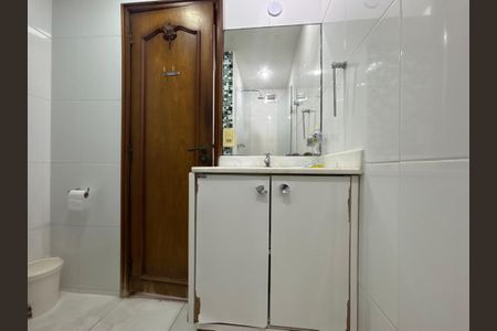 Apartamento à venda com 94m², 3 quartos e sem vagaBanheiro social 2