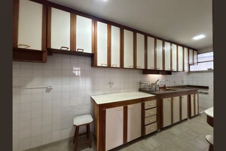 Apartamento à venda com 94m², 3 quartos e sem vagaCozinha