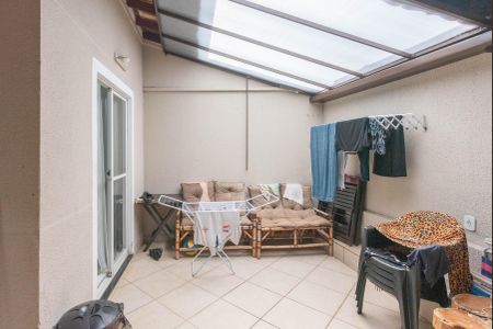 Casa de condomínio à venda com 105m², 3 quartos e 2 vagas Casa de condomínio à venda com 105m², 3 quartos e 2 vagasQuintal