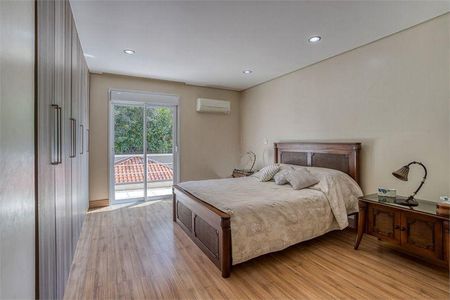 Casa à venda com 3 quartos, 370m² em Santo Amaro, São Paulo