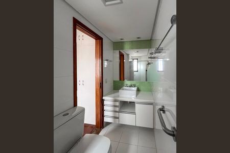 Apartamento à venda com 67m², 2 quartos e 1 vaga Apartamento à venda com 67m², 2 quartos e 1 vagaBanheiro da Suíte