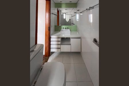 Apartamento à venda com 67m², 2 quartos e 1 vaga Apartamento à venda com 67m², 2 quartos e 1 vagaBanheiro da Suíte