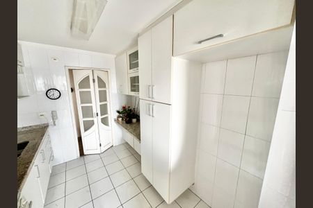 Apartamento à venda com 92m², 3 quartos e 2 vagas Apartamento à venda com 92m², 3 quartos e 2 vagasCozinha