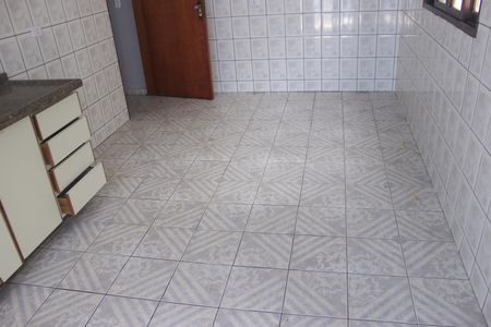 Casa para alugar com 110m², 2 quartos e 2 vagasCozinha 