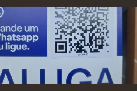 Casa para alugar com 110m², 2 quartos e 2 vagasFachada do imóvel com placa QuintoAndar 