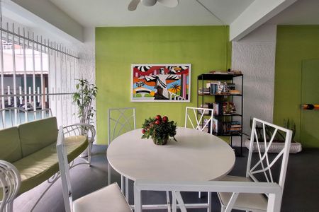 Apartamento à venda com 90m², 3 quartos e sem vagaÁrea comum