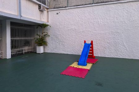 Apartamento à venda com 90m², 3 quartos e sem vagaÁrea comum