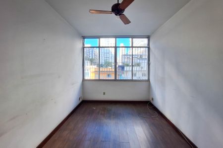 Apartamento à venda com 90m², 3 quartos e sem vagaSala