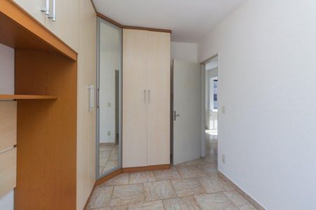Quarto 1 de apartamento para alugar com 2 quartos, 60m² em Rubem Berta, Porto Alegre