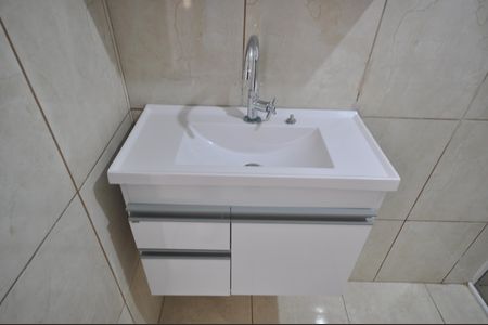 Banheiro  de casa para alugar com 2 quartos, 153m² em Vila Mazzei, São Paulo