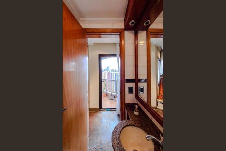 Apartamento para alugar com 145m², 3 quartos e 3 vagas Apartamento para alugar com 145m², 3 quartos e 3 vagasLavabo