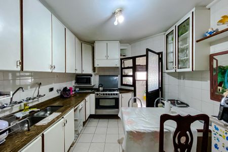 Apartamento para alugar com 145m², 3 quartos e 3 vagas Apartamento para alugar com 145m², 3 quartos e 3 vagasCozinha