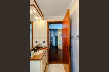 Apartamento para alugar com 145m², 3 quartos e 3 vagas Apartamento para alugar com 145m², 3 quartos e 3 vagasBanheiro da Suíte