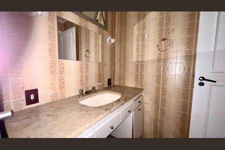 Apartamento à venda com 169m², 3 quartos e 2 vagasBanheiro