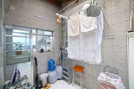 Casa à venda com 71m², 3 quartos e 1 vagaÁrea de Serviço