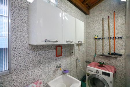 Casa à venda com 71m², 3 quartos e 1 vagaÁrea de Serviço