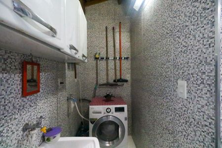 Casa à venda com 71m², 3 quartos e 1 vagaÁrea de Serviço