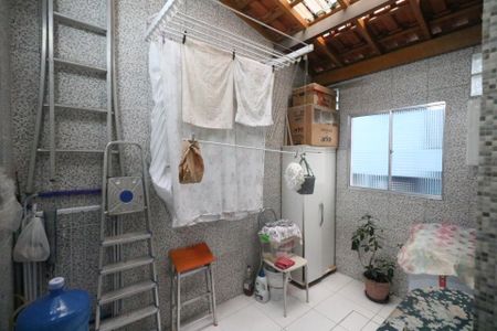 Casa à venda com 71m², 3 quartos e 1 vagaÁrea de Serviço