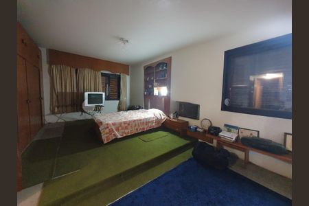 Quarto 2 de casa para alugar com 3 quartos, 300m² em Jardim Lindóia, Porto Alegre