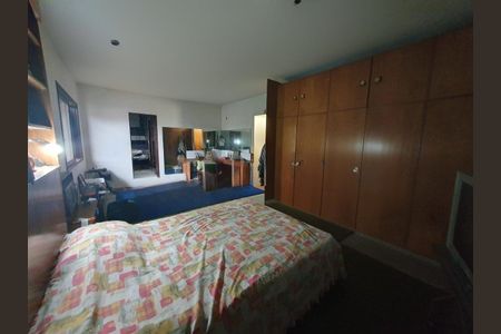 Quarto 1 de casa para alugar com 3 quartos, 300m² em Jardim Lindóia, Porto Alegre