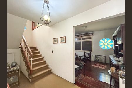 Sala  de casa para alugar com 3 quartos, 300m² em Jardim Lindóia, Porto Alegre