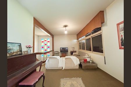 Sala  de casa para alugar com 3 quartos, 300m² em Jardim Lindóia, Porto Alegre