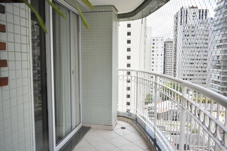 Apartamento para alugar com 125m², 3 quartos e 2 vagasSacada