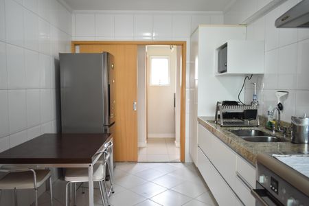 Apartamento para alugar com 125m², 3 quartos e 2 vagasCozinha