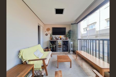 Apartamento à venda com 161m², 4 quartos e 3 vagas Apartamento à venda com 161m², 4 quartos e 3 vagasVaranda