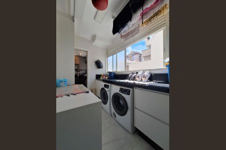 Apartamento à venda com 161m², 4 quartos e 3 vagas Apartamento à venda com 161m², 4 quartos e 3 vagasÁrea de Serviço