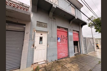 Casa à venda com 187m², 4 quartos e 2 vagasFachada + plaquinha 