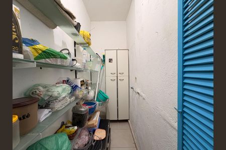 Casa à venda com 187m², 4 quartos e 2 vagasDespensa casa 1